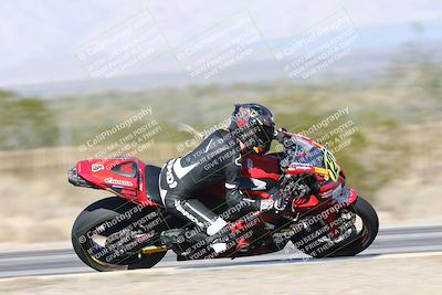 media/Dec-04-2025-Racers Edge (Thu) [[5ebc9f124d]]/3-B Group/5-Session 2 Turn 2 inside Speed Pans/